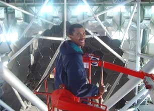 Installation of the last of SALT's 91 mirror segments
