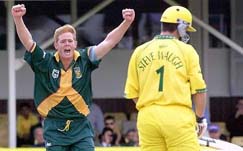Shaun Pollock dismisses Steve Waugh all, rounder, batsman, bowler, cricket, pollock, polly, proteas, shaun, south, africa, icc, peter, graeme Shaun Pollock dismisses Steve Waugh all, rounder, batsman, bowler, cricket, pollock, polly, proteas, shaun, south, africa, icc, peter, graeme