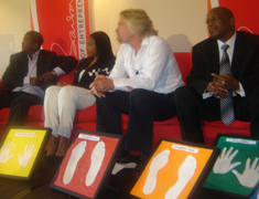 Richard Branson with Ciko Thomas, Yvonne Chaka Chaka and Matthews Phosa 