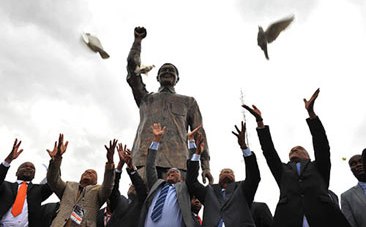 Mandela statue to grace Union Buildings