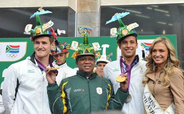 Heroes' welcome for Olympic champs