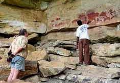San rock paintings at Game Pass Shelter 